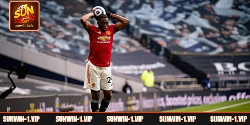 Định nghĩa chi tiết về kèo ném biên là gi?